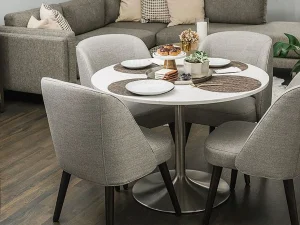 mesa-redonda-organizando-circulacao-em-sala-integrada-pequena.