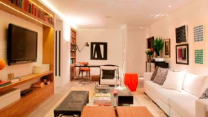 sala-retangular-estreita-com-distribuicao-linear-de-moveis.